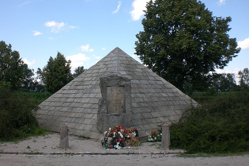 800px-Memorial_at_the_Place_of_an_Accident[1].jpg