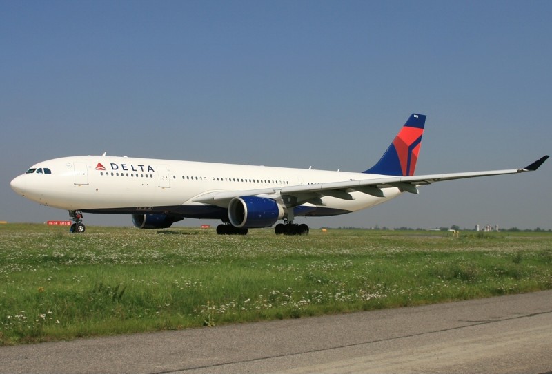 Airbus_A330-223,_Delta_Air_Lines_AN1977910.jpg