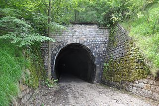 320px-Tunel_modry_lom[1].jpg