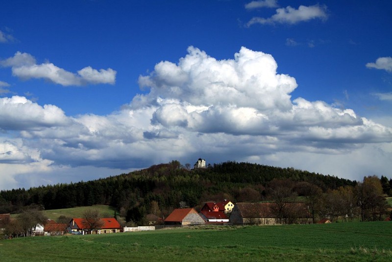 1024px-Smolotely_and_church_on_Maková_hora_(1)[1].JPG