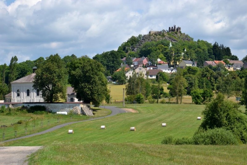 Andělská_Hora_2017-07-21_Celkový_pohled.jpg