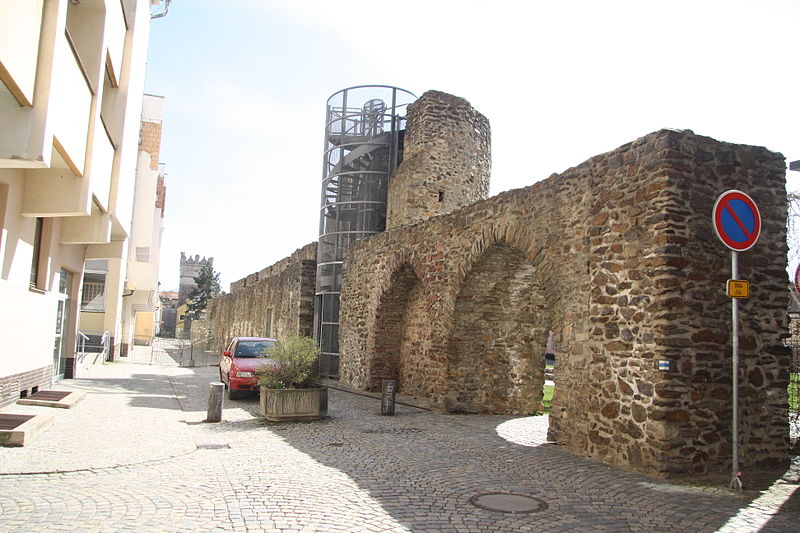 Fortification_with_observe_tower_near_Park_Gustava_Mahlera_in_Jihlava,_Jihlava_District.JPG
