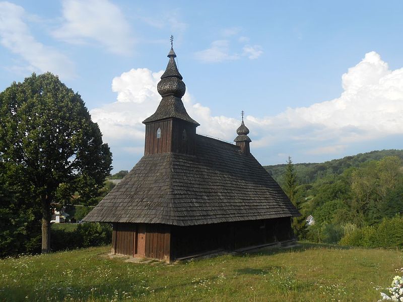 800px-Hrabova_roztoka_wooden_church[1].jpg