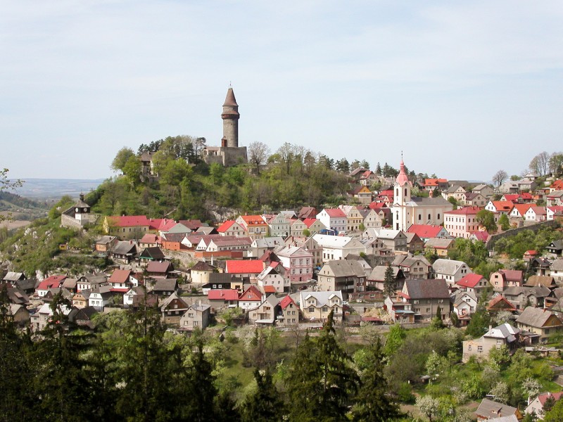 Štramberk_(CZE)_-_general_view_of_the_town.jpg