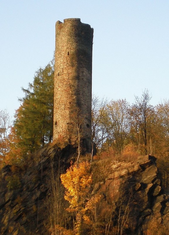 800px-Podhradí_2008-10-13_(tower)[1].JPG