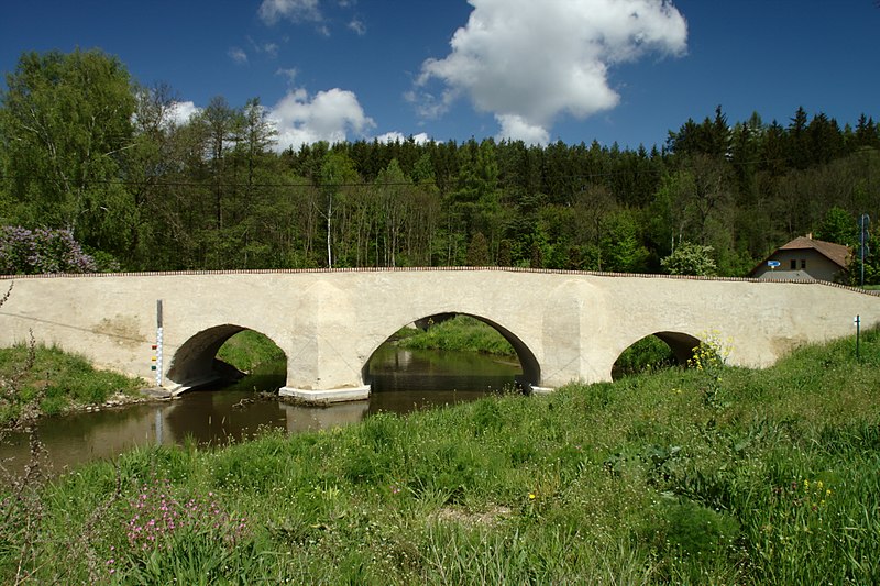 Most Ronov.jpg