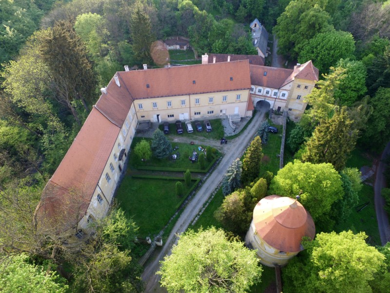 4-předzámčí.JPG