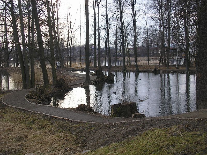 800px-Borecké_rybníky_3_-_panoramio[1].jpg