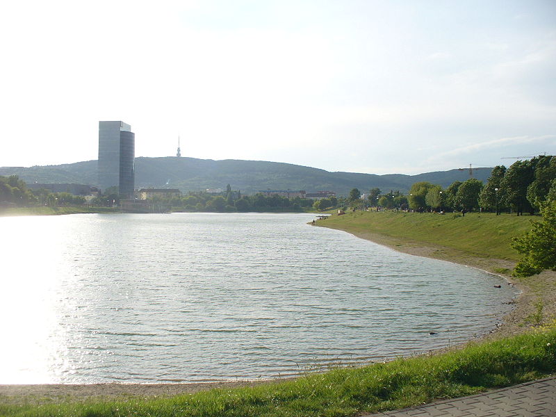 800px-Kuchajda_lake[1].jpg