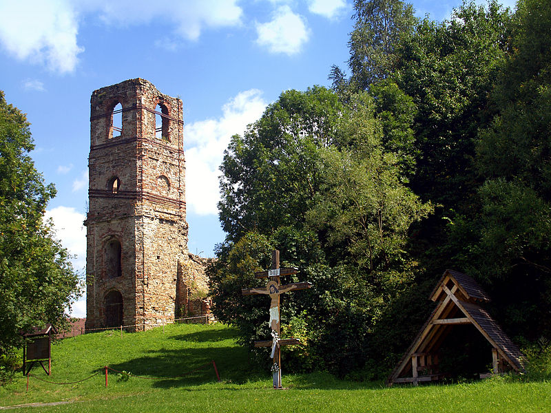 800px-Krasny-Brod_ruines_monastère[1].jpg