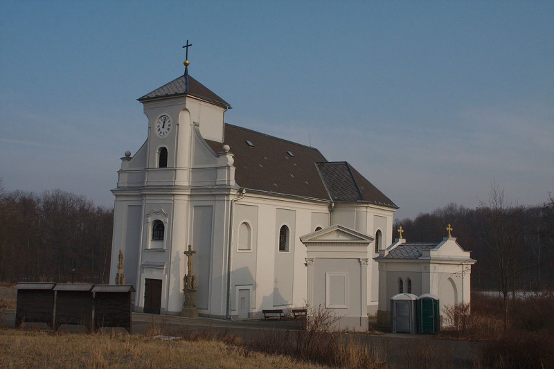 Kościół_pw._św._Piotra_z_Alkantary_Karwina_Doly_(03).jpg