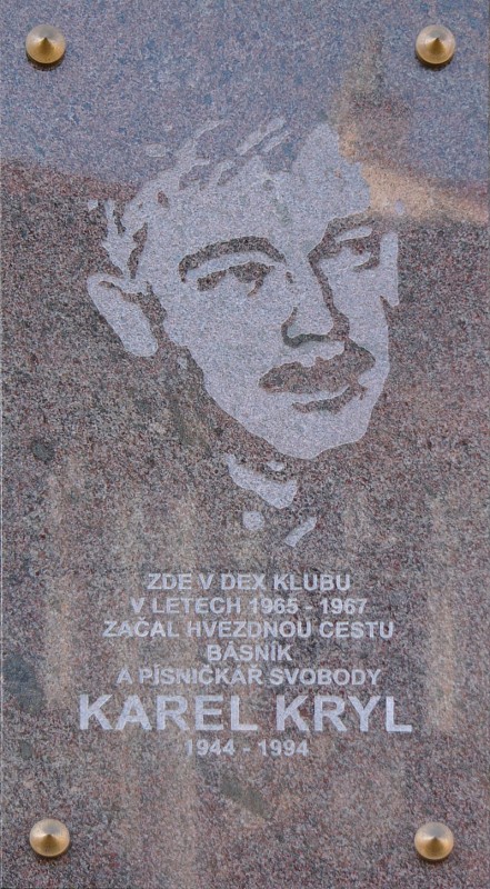 800px-Karel_Kryl_memorial_plaque.jpg