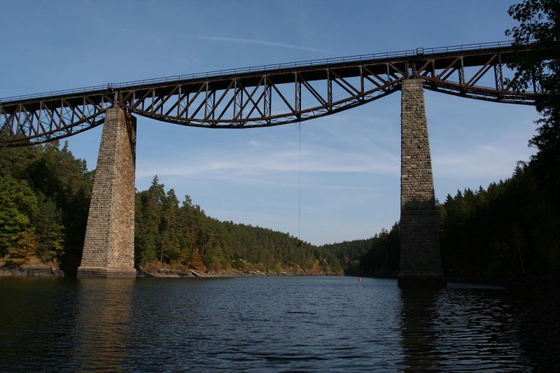 1280px-Pnovany_bridge.jpg