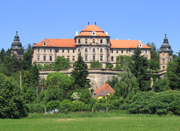 Chotěšovský_klášter.jpg