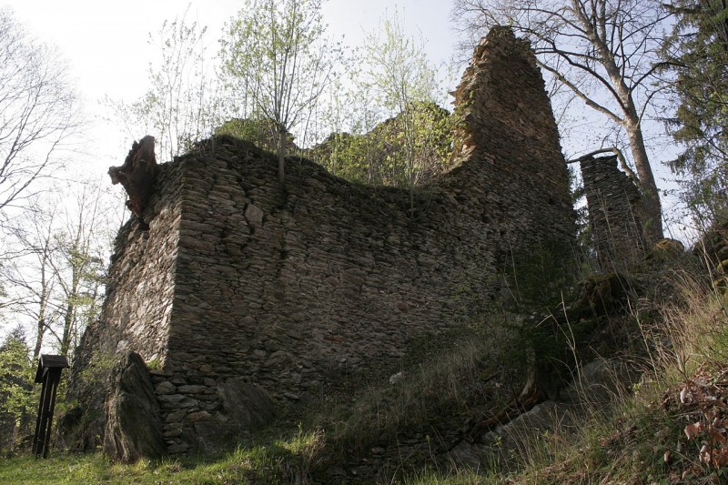 1280px-Hrad_Pajrek_(054).jpg